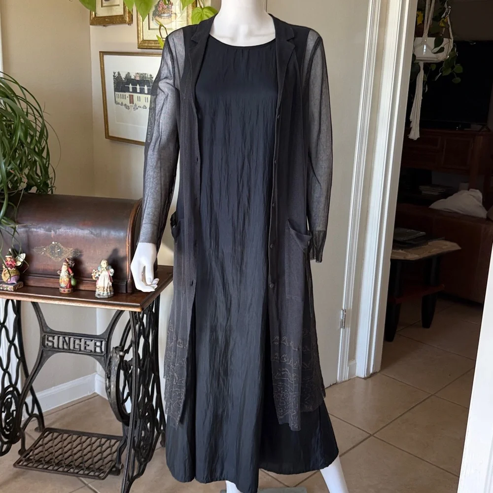 LILITH Elegant Black Short Sleeve with sheer coverup Size M - Picture 3 of 7